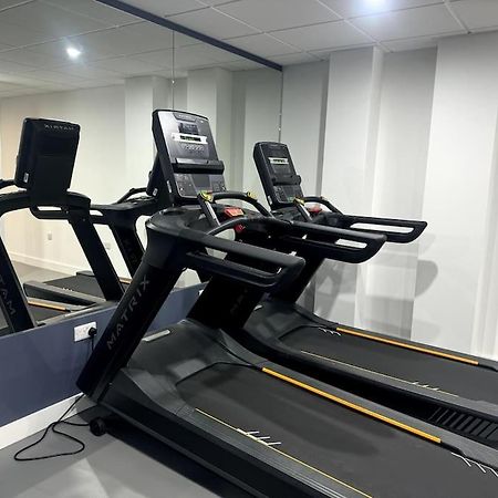 Luxury Oaks Suite, Free Private Parking, 2 Bed 2 Bathroom Apartment, Central Solihull Birmingham Buitenkant foto