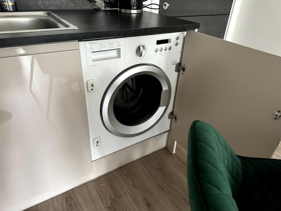 Luxury Oaks Suite, Free Private Parking, 2 Bed 2 Bathroom Apartment, Central Solihull Birmingham Buitenkant foto