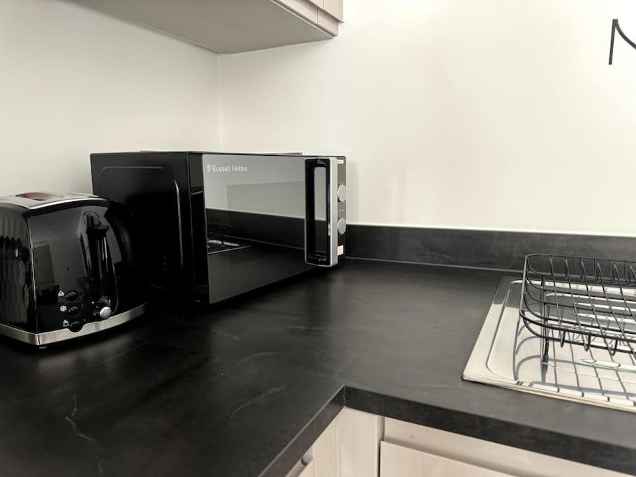 Luxury Oaks Suite, Free Private Parking, 2 Bed 2 Bathroom Apartment, Central Solihull Birmingham Buitenkant foto