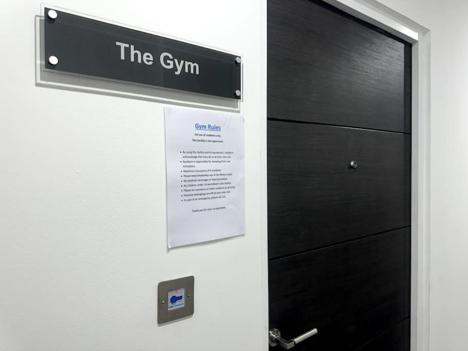 Luxury Oaks Suite, Free Private Parking, 2 Bed 2 Bathroom Apartment, Central Solihull Birmingham Buitenkant foto